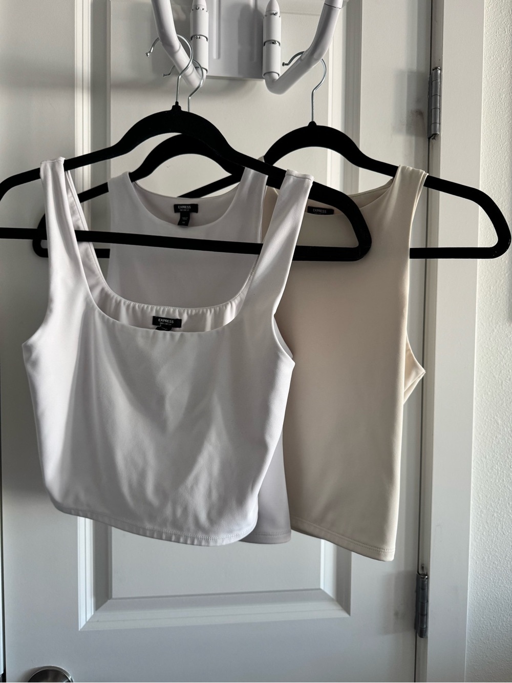 Express Women's Scoop Neck Tank Top - White and Cream XS/S going out tops